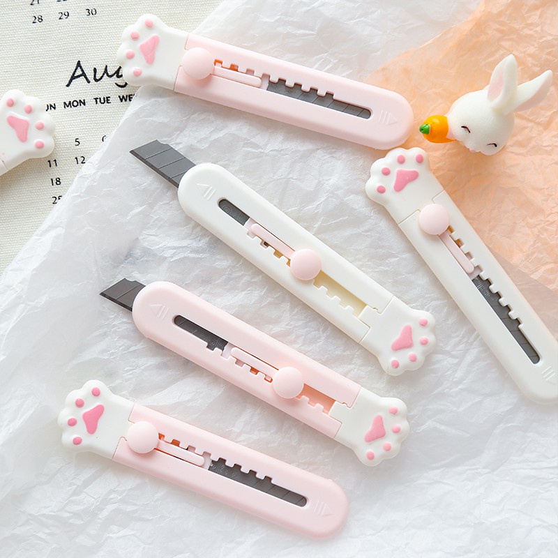 Cutter Size Mini Kecil Aesthetic TikTok Untuk membuka Paket Kaki Cewek Perempuan Alat Tulis