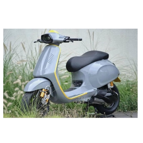 Cat Pilox Diton Premium Vespa Nardo Grey 9483 400ml Warna Abu Abu Muda Kilap Pespa pilok pylox pylok