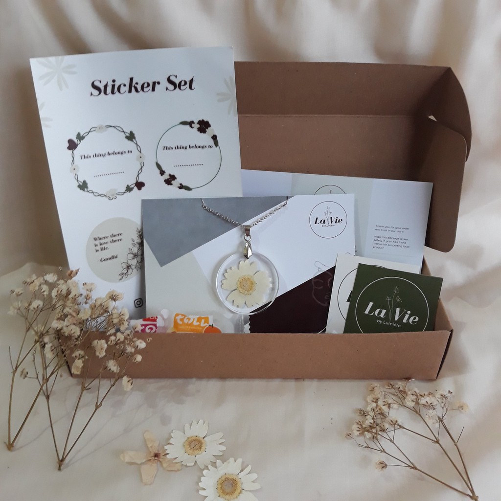 

GIFT BOX RESIN-JEWELRY | HAMPERS KADO/WISUDA/WEDDING | CUSTOM-SOUVENIR (FREE BUBBLEWRAP)