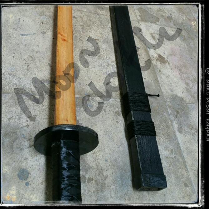 Pusat Mainan Pedang Kayu Katana Bokken Plus Sarung Samurai Small