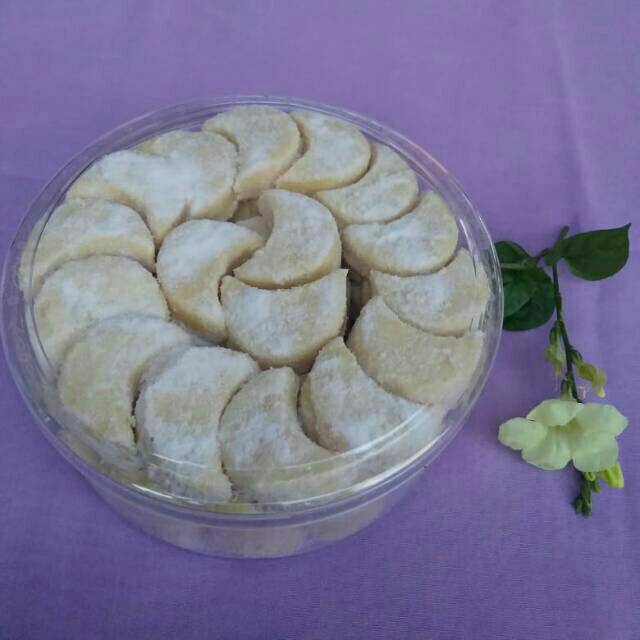 

KUE PUTRI SALJU KEJU KERING 500 GRAM LEBARAN ENAK MURAH MURMER KILOAN