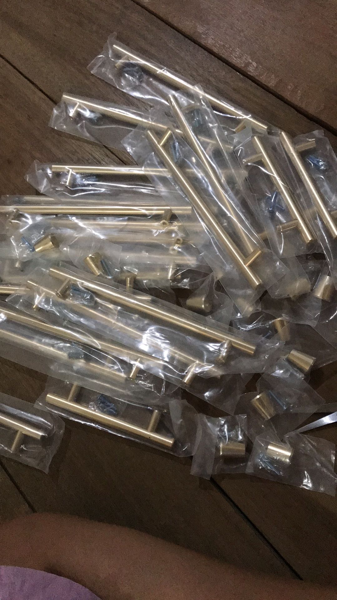 Gagang Pintu Lemari Bahan Aluminium Alloy Bentuk T T Warna Emas / Hitam