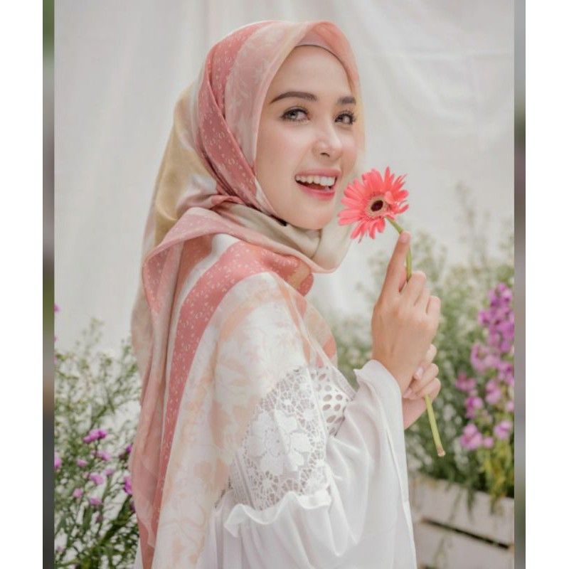 Ready Rafflesia Scarf Rachel Scarf by Wearing Klamby