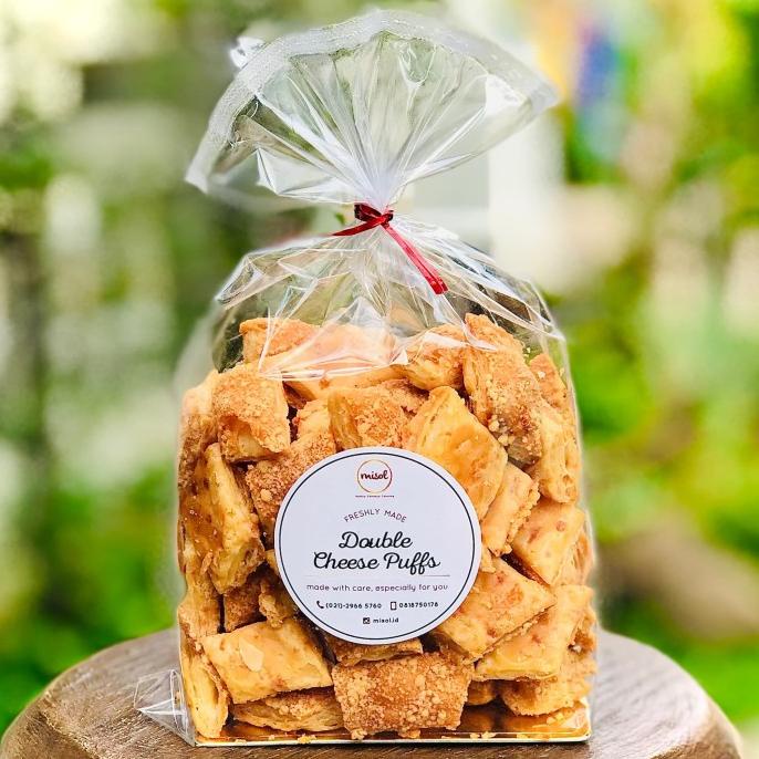 

Promo Awal tahun Double Cheese Puffs Kue Kering MISOL netto 100 Gr kemasan plastik Promo Awal tahun