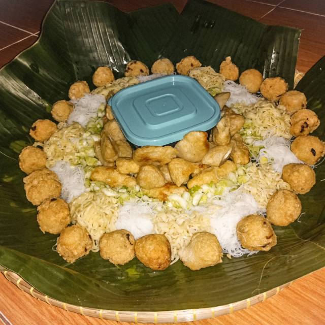 

Paket Tumpeng Pempek Ikan Kakap
