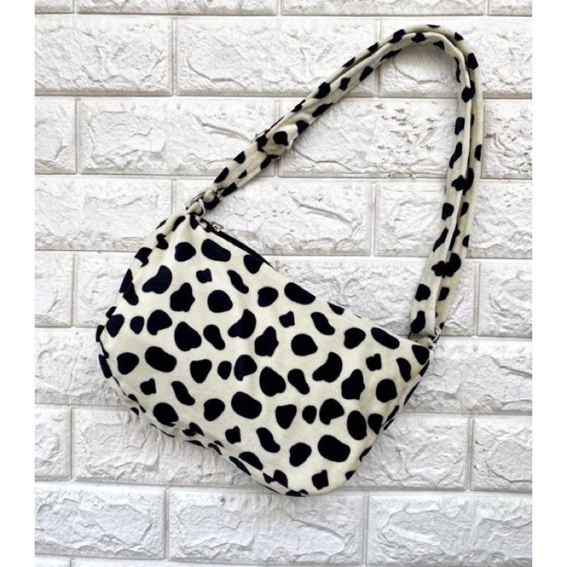 TAS SELEMPANG SAPI ZEBRA LEOPARD WANITA ANIMALS FLUFFY FUR BAG SHOULDER BAG HAND BAG SLING BAG KOREA VINTAGE BAHAN BULU BLUDRU-Tas Sapi cream