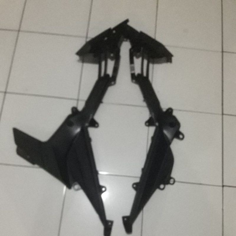 cover LR sambungan body honda sonic 150 R