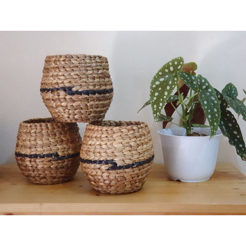 Pot Eceng Gondok/Anyaman Eceng Gondok/Cover Pot Eceng