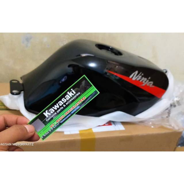 Tangki Tengki Tanki new ninja rr hitam list merah 2014 original Kawasaki