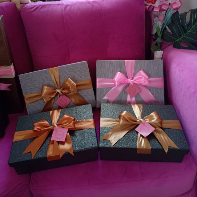 

kotak kado / kotak gift / box hadiah ukuran 25,5x18x6,5cm