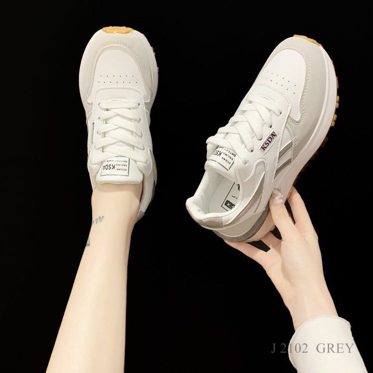 SEPATU SNEAKERS WANITA FASHION DAJA  2102