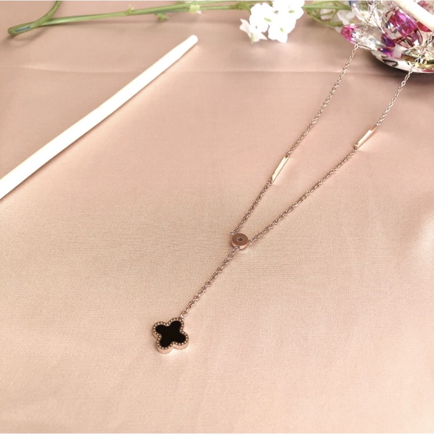 Kalung Necklace LV Louis Vuitton Daun Leaf Clover 2 Dua Sisi Warna Bolak Balik Juntai Fashion Wanita