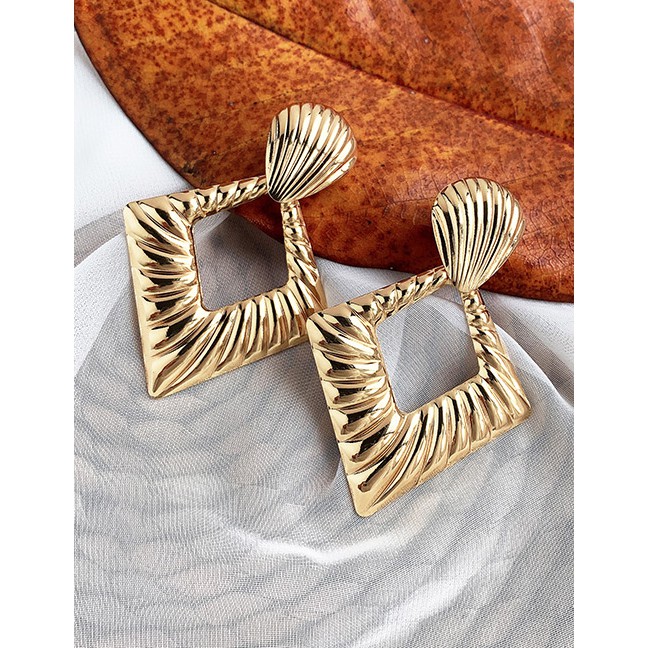 LRC Anting Tusuk Fashion Alloy Diamond Earrings F6028X