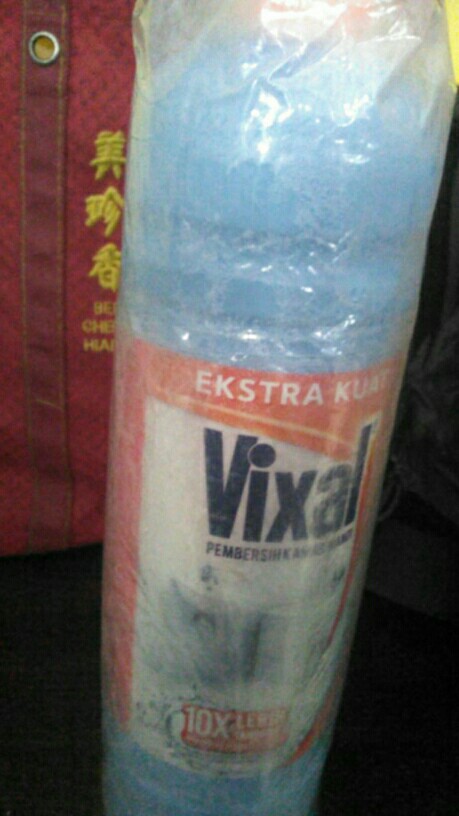Vixal Pembersih Porselen 780 Ml / Pembersih Toilet Kamar Mandi, Keramik 780 Ml