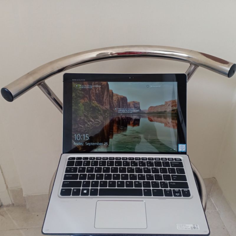 Laptop hp elite x2 core m5 ram 8gb ssd 256gb mulus mantap