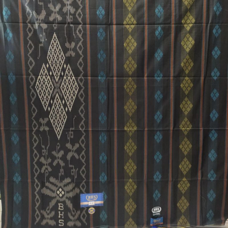 sarung tenun BHS Classic Gold KWG Dby Hitam