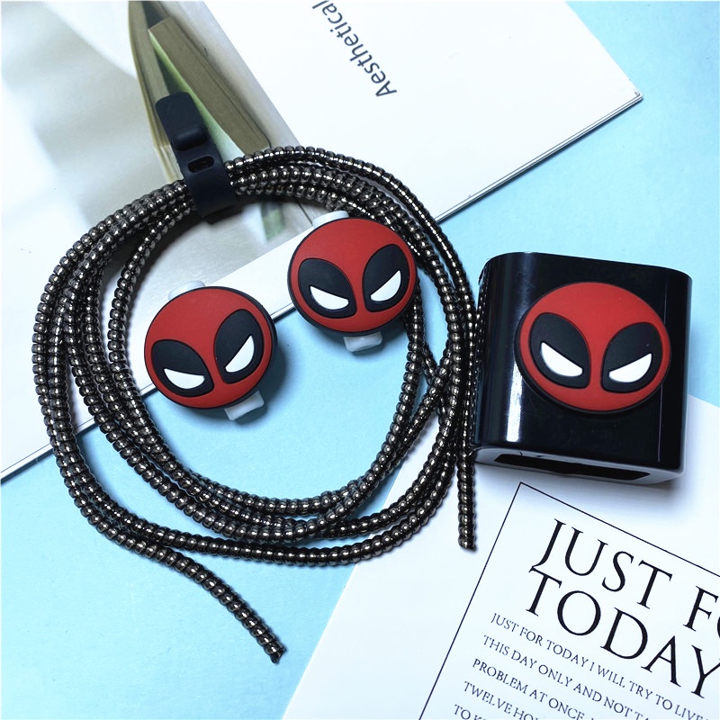 Set Pelindung Kabel Data Charger Fast Charging 18 / 20w Motif Kartun Marvel Untuk iPhone 11 12