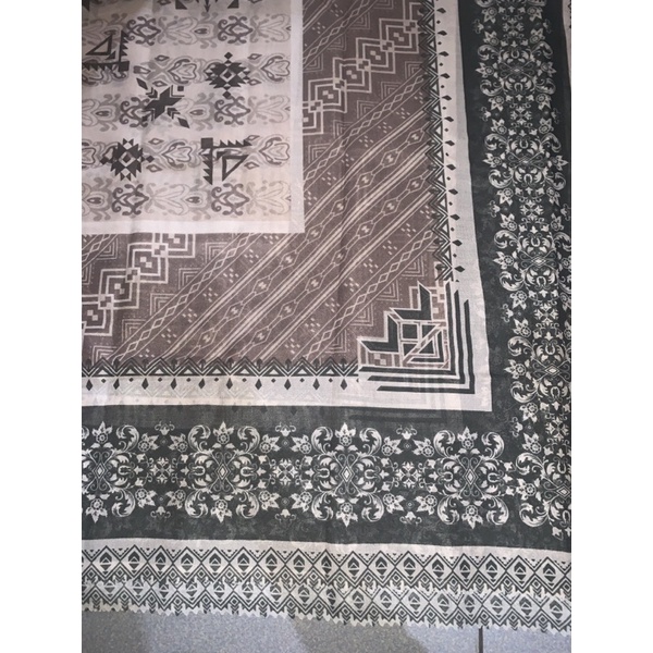 SEGIEMPAT VOALDENAY KW PREMIUM / HIJAB JILBAB SQUARE VOAL MOTIF LASER CUT-Motif 19