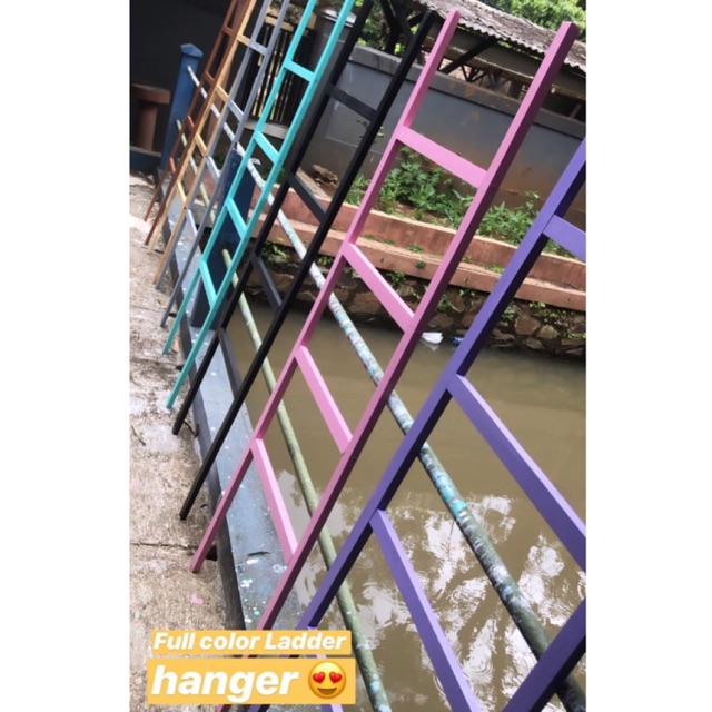 Ladder Hanger Warna