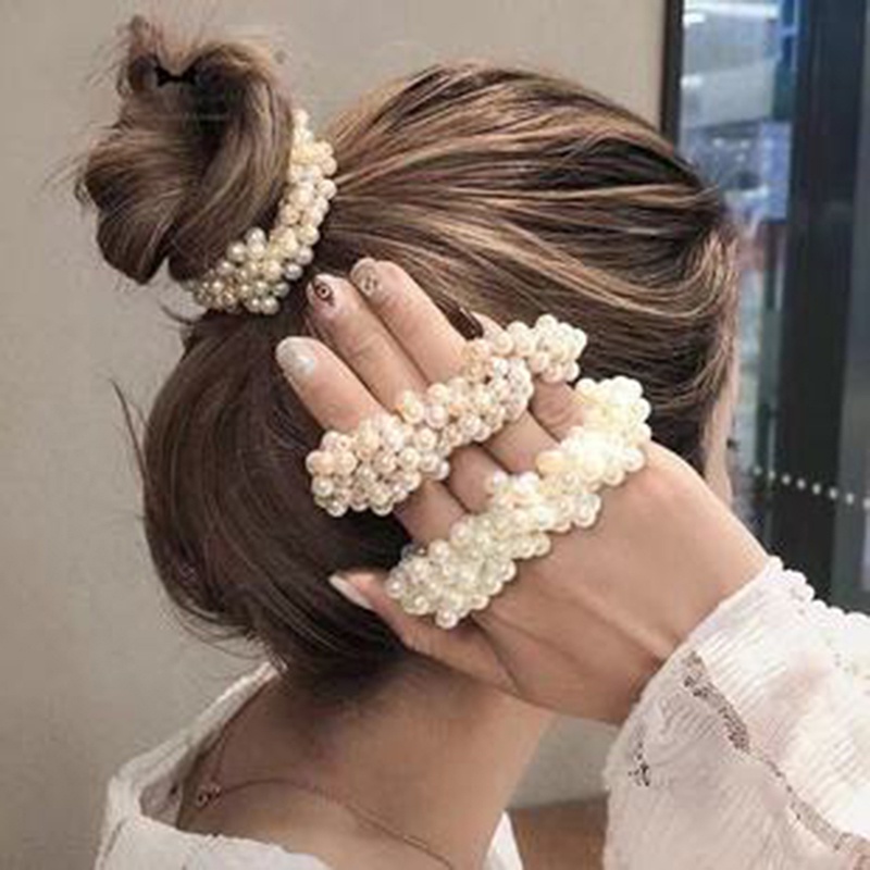 Ikat Rambut Ponytail Aksen Manik-Manik Mutiara