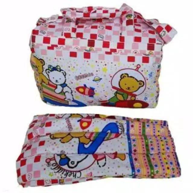 GIFT SET 2 IN 1 CHEKIDDO-TAS BAYI + GENDONGAN SAMPING CHEKIDDO-GIFT SET MINI CHEKIDDO-KADO BAYI