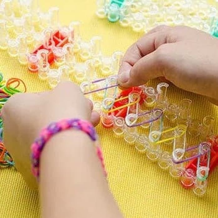 Mainan Edukasi Bracelet Craft Kit ( Loom bands ) merajut gelang karet