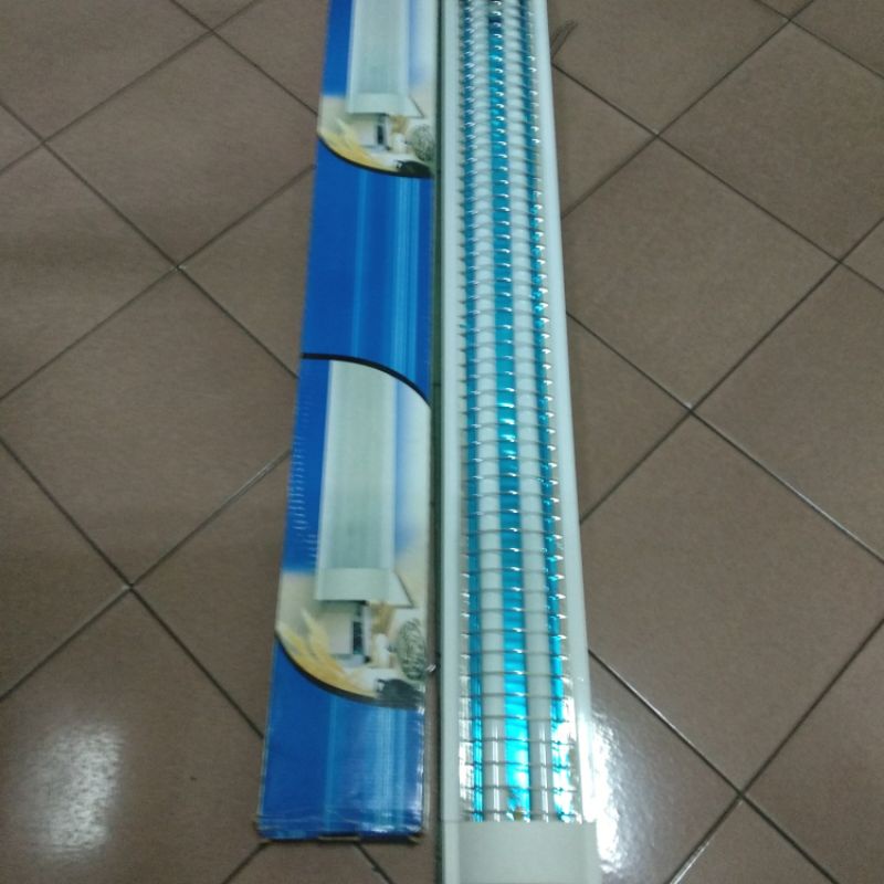 KAP REFLEKTOR LAMPU TL 2x36W (KAP TIMBUL)