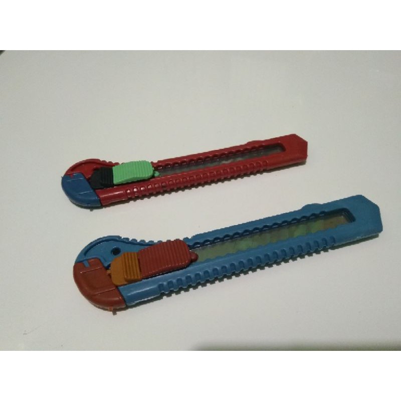 

Cutter pisau kater alat potong kertas serbaguna Besar