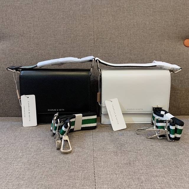 Tas cnk bag hitam dan putih