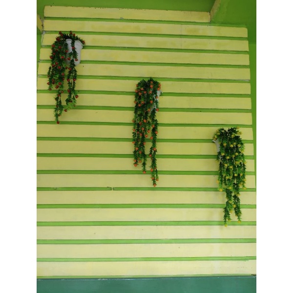 bunga juntai plastik pot tempel dinding
