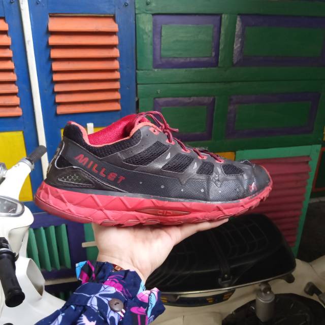 SEPATU GUNUNG MILLET
