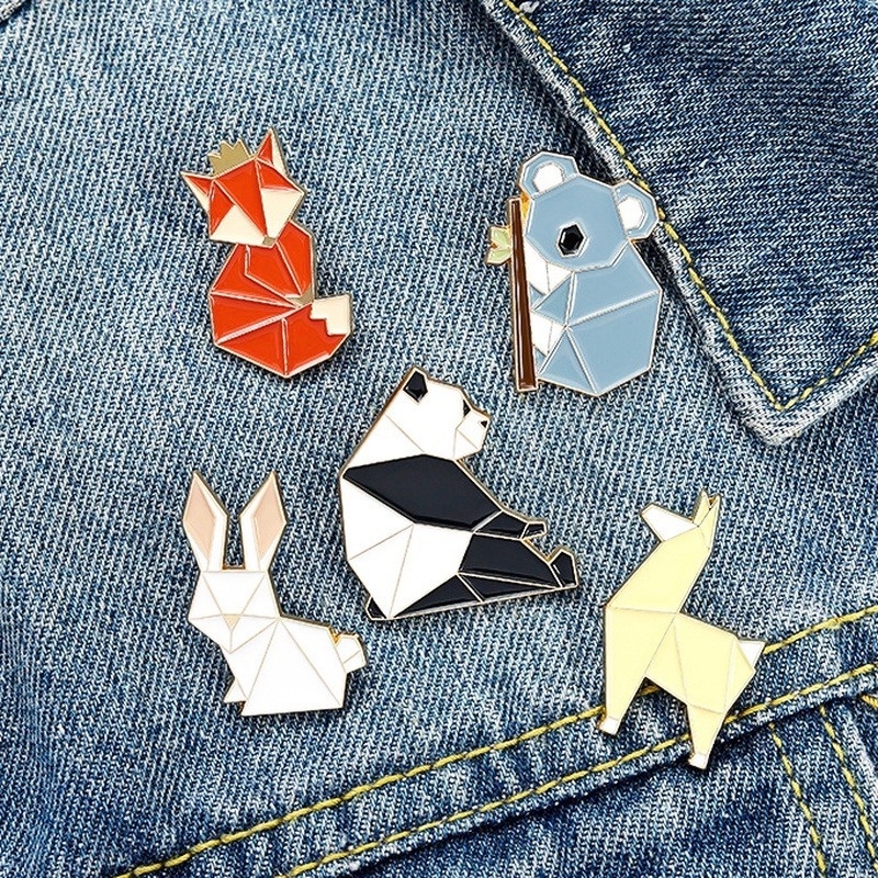 Bros Pin Enamel Desain Kartun Hewan Origami Rubah Panda Koala Alpaca Kelinci Untuk Pakaian Tas Anak