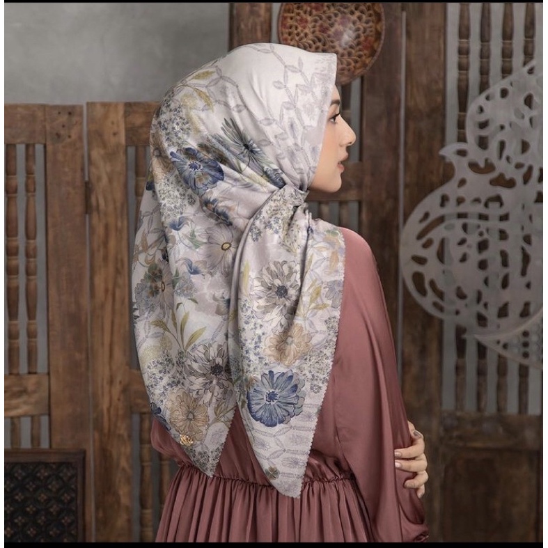 SANDHYA SCARF BY HEAVEN LIGHT