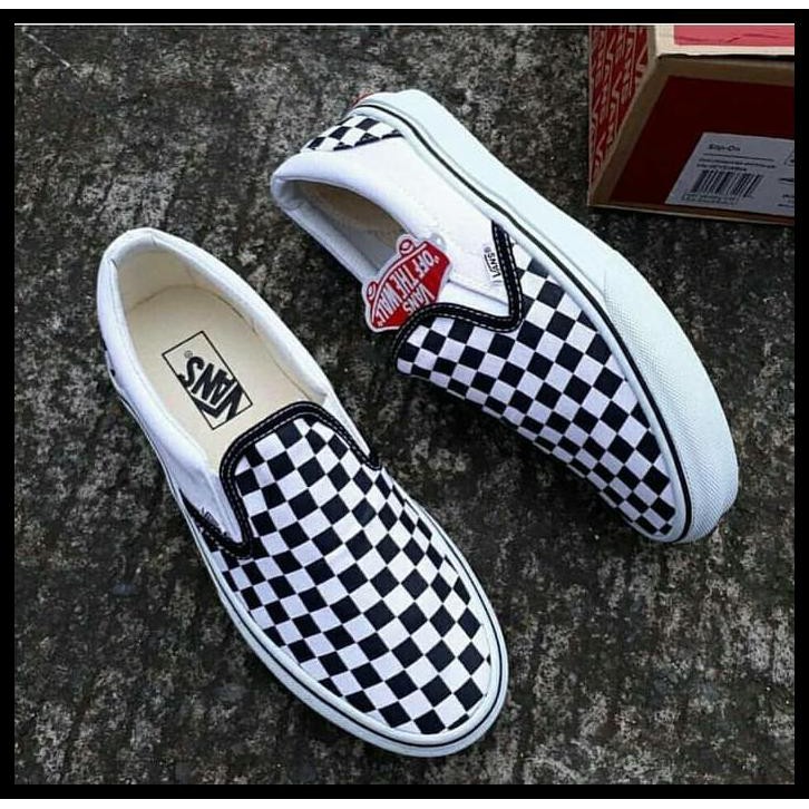 vans old skool checkerboard slip on