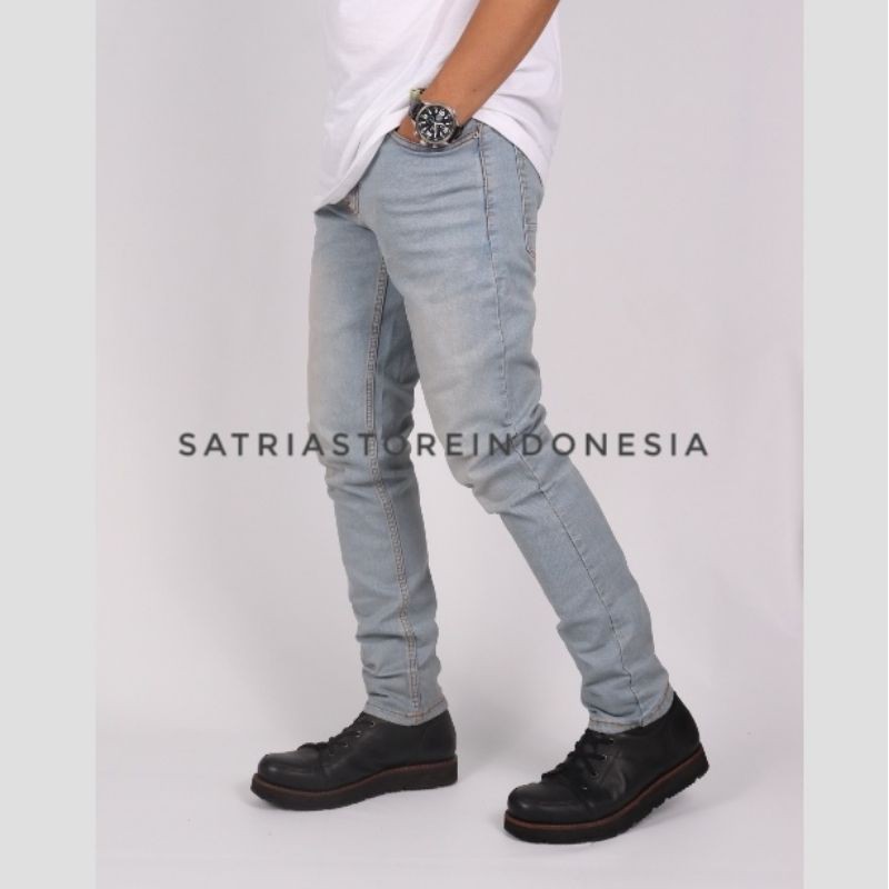 Celana jeans skinny