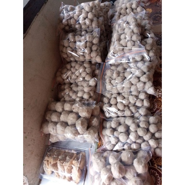 

Bakso Kecil isi 70 butir Gratis Bumbu Kuah