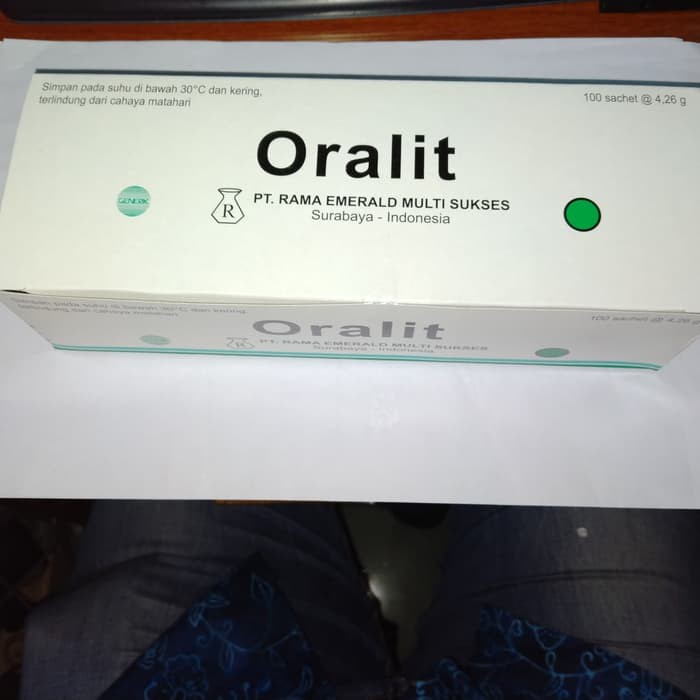 Oralit obat diare (Rama)