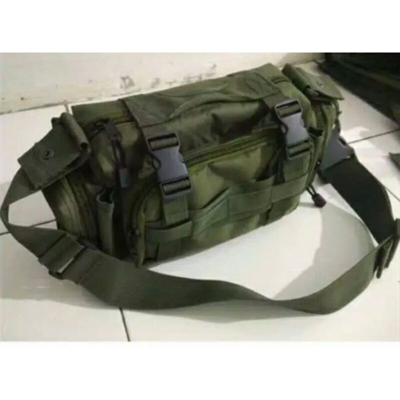 tas samping army lokal dg fareasi warna bisa di buat santai .