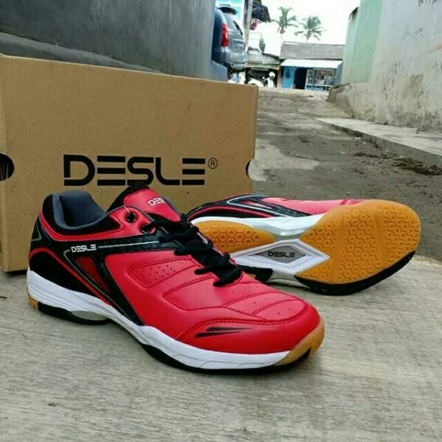  Sepatu Badminton DESLE  magnetism merah Shopee Indonesia