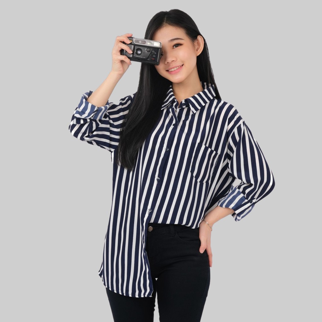 Monellina 06231 Kemeja Oversize Wanita Lengan Panjang Garis-2