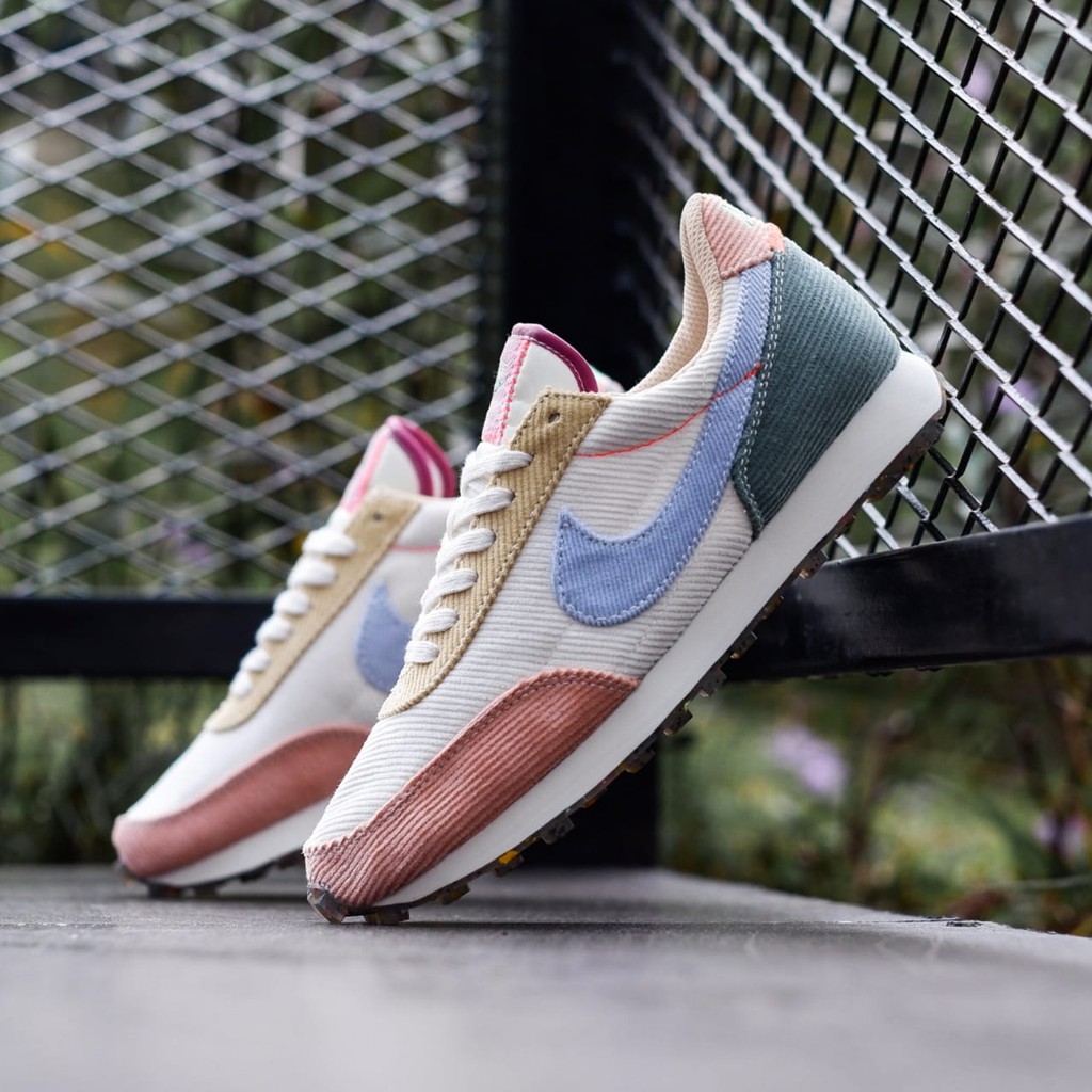 Sepatu Nike Day Break Retro Corduroy Multicolor Casual Sneakers Wanita
