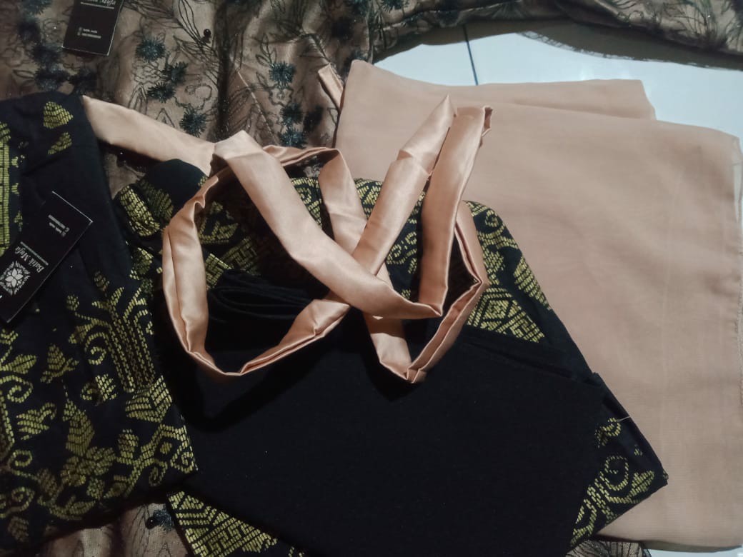 Kebaya Batik Bestseller Couple Nawang Ayu Series (free Hijab)