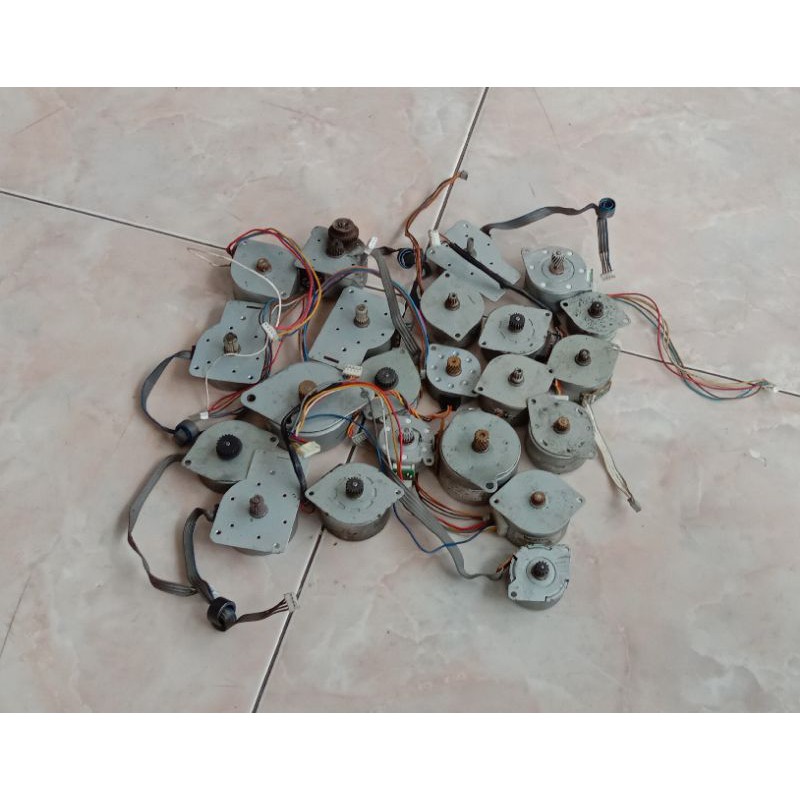 Lot 22 pcs stepper motor campuran rata - rata 4/6 wire