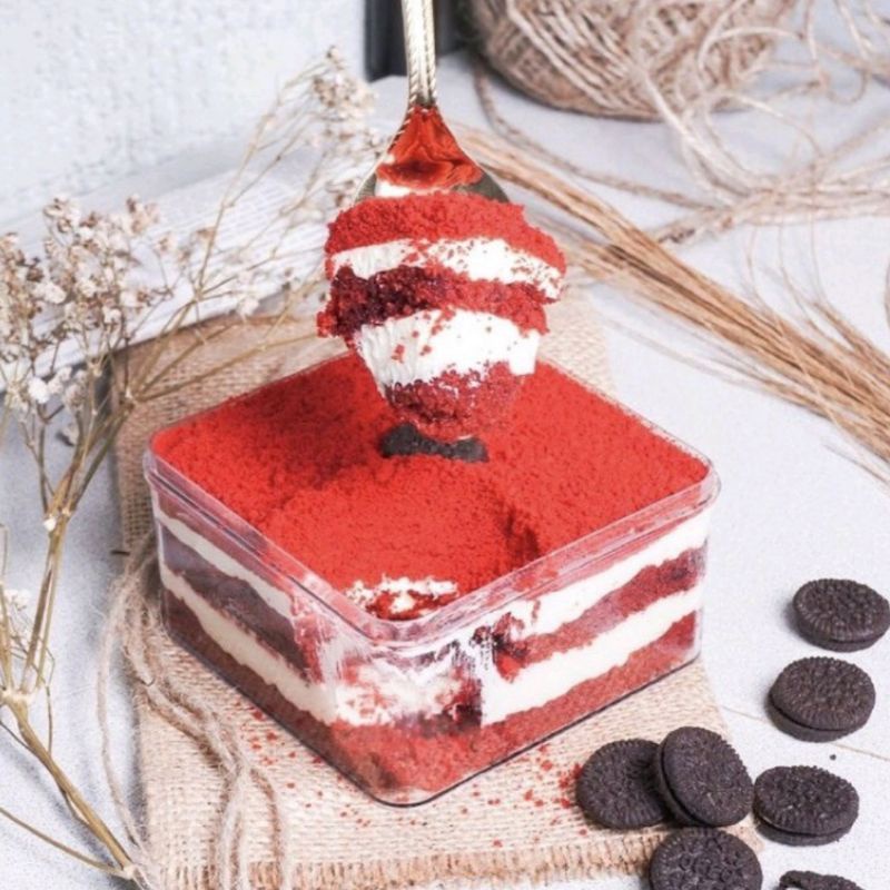 Bittersweet by Najla Dessert box Red velvet