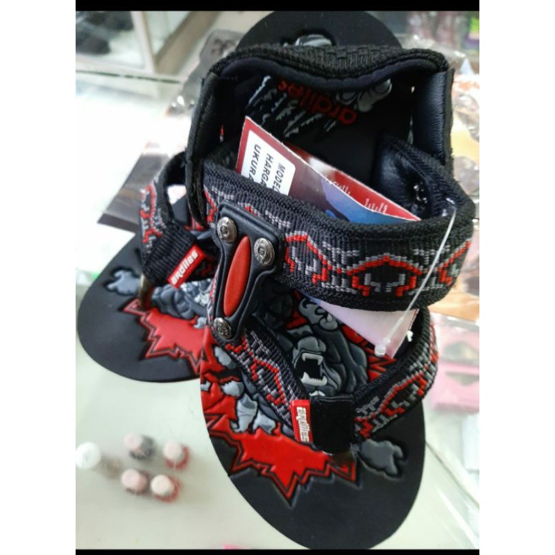 Sandal gunung Ardiles