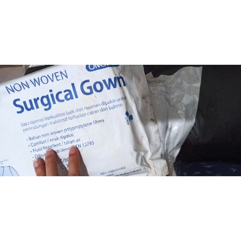 OneMed Hogy Surgical Gown Murah Defek / Jas Lab Disposable/ Disposable Gown/ Baju Praktikum / Baju L