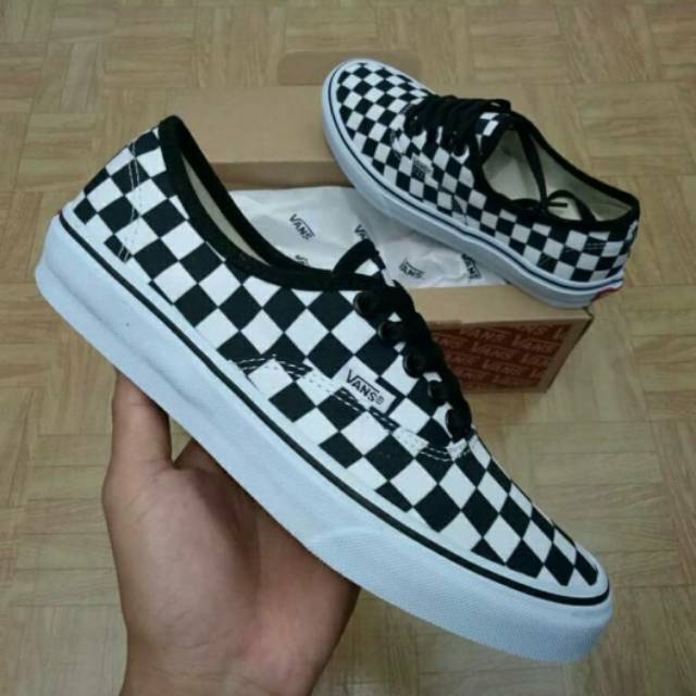 SEPATU43 VANS AUTHENTIC FULL BLACK HITAM POLOS WHITE PUTIH OLDSKOOL ERA SK8 PREMIUM BNIB ICC IFC DT