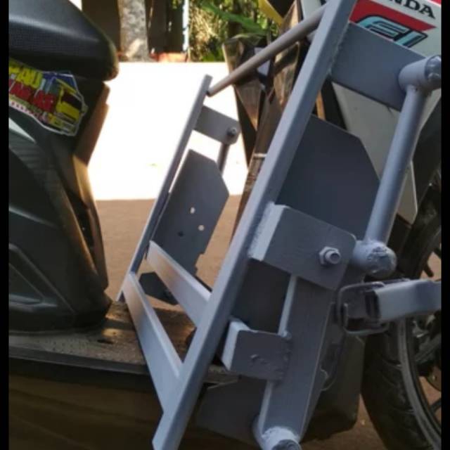 Pangkon hidrolik bemper canter elf giga dll