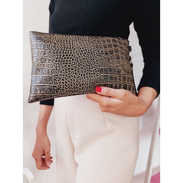 CLUTCH CROCO wanita banyak ruang berkualitas