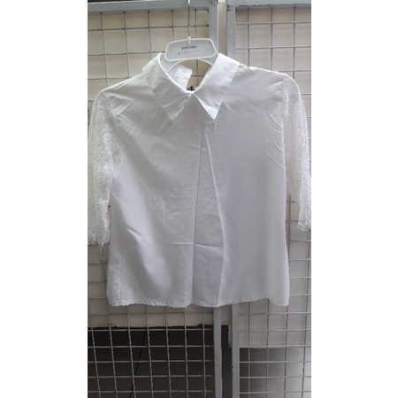 baju atasan kemeja hem renda brokat putih blus [preloved]